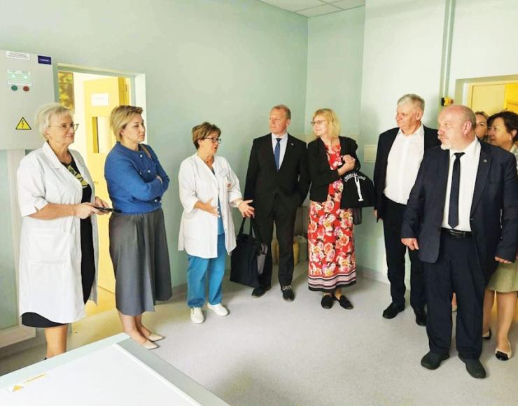 Pūlinys pratrūko: kolektyvinė sutartis vadovus verčia įkaitais